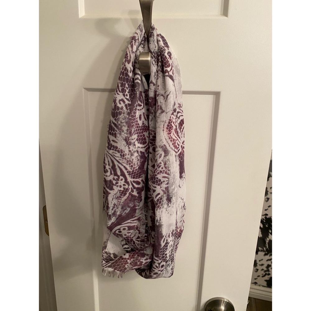 Scarves - Picture 4 of 4